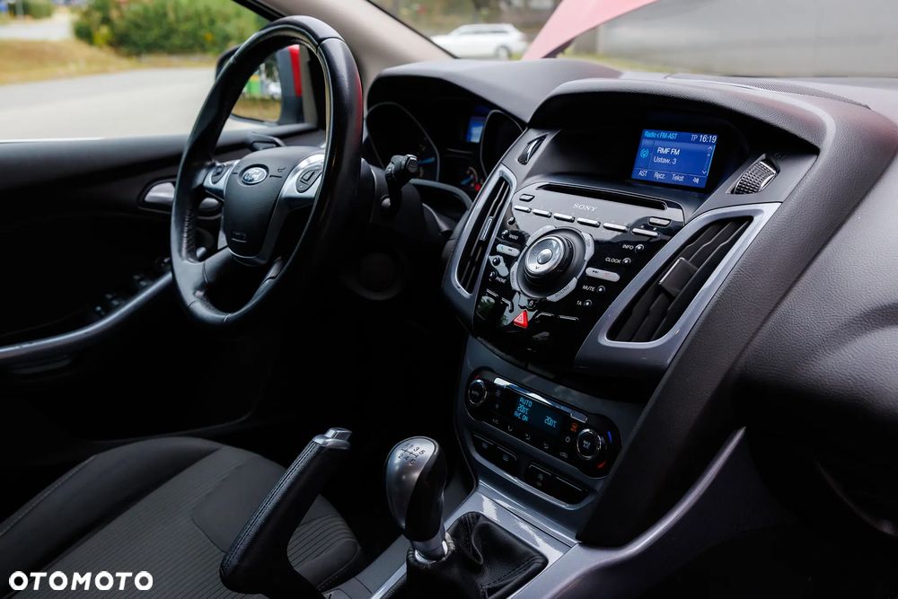 Ford Focus 1.6 EcoBoost Titanium - 17