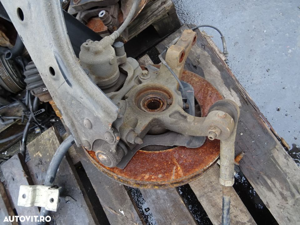 Fuzeta stanga dreapta Fiat Doblo 1.4 benzina din 2012 - 2