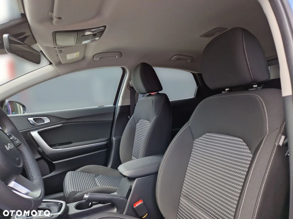 Kia XCeed - 10
