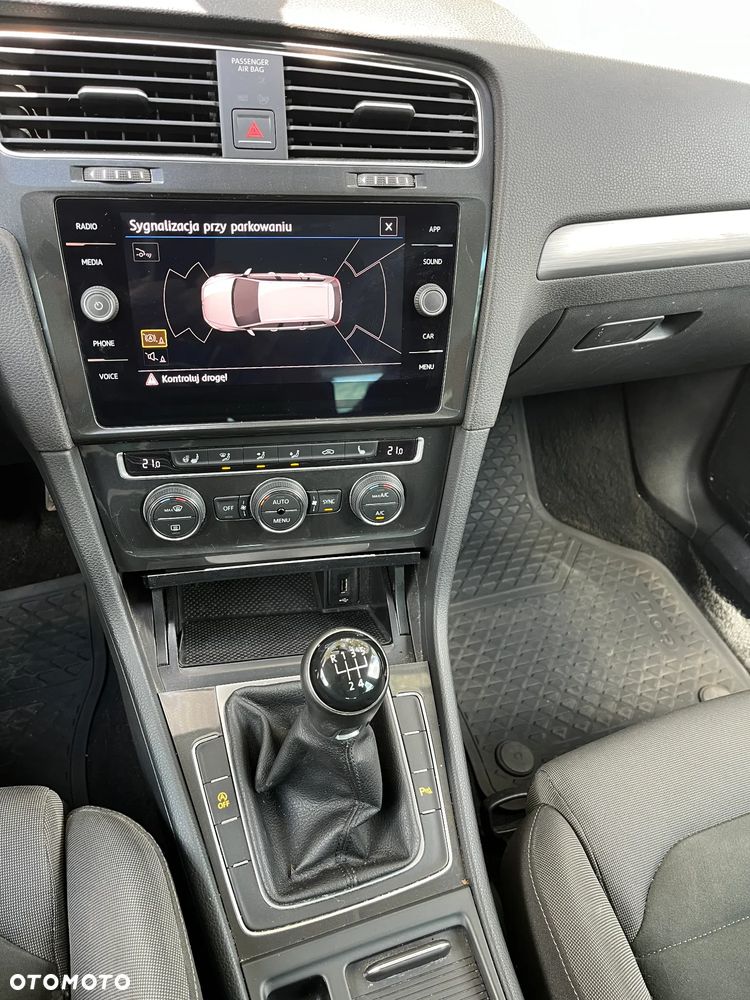 Volkswagen Golf 1.6 TDI BMT Comfortline - 20