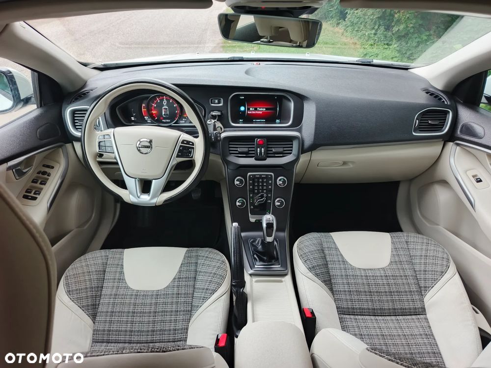 Volvo V40 - 20