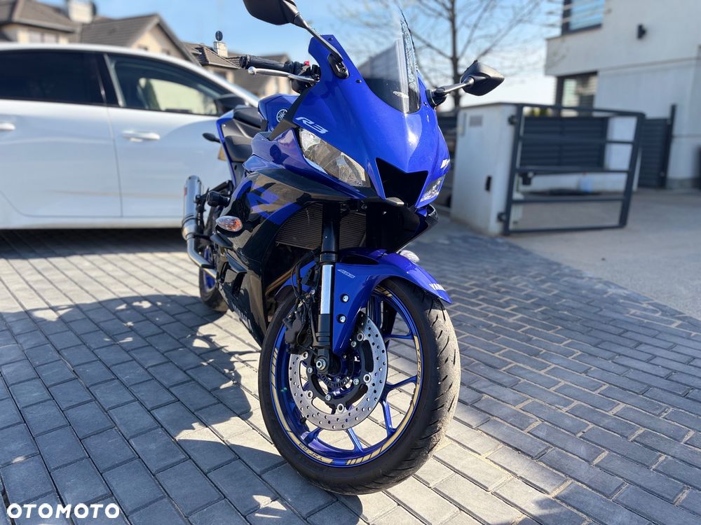 Yamaha R3 - 1