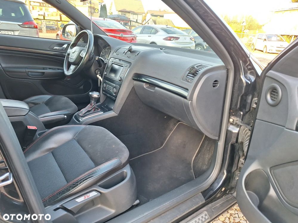 Skoda Octavia 2.0 TDI RS DSG - 22