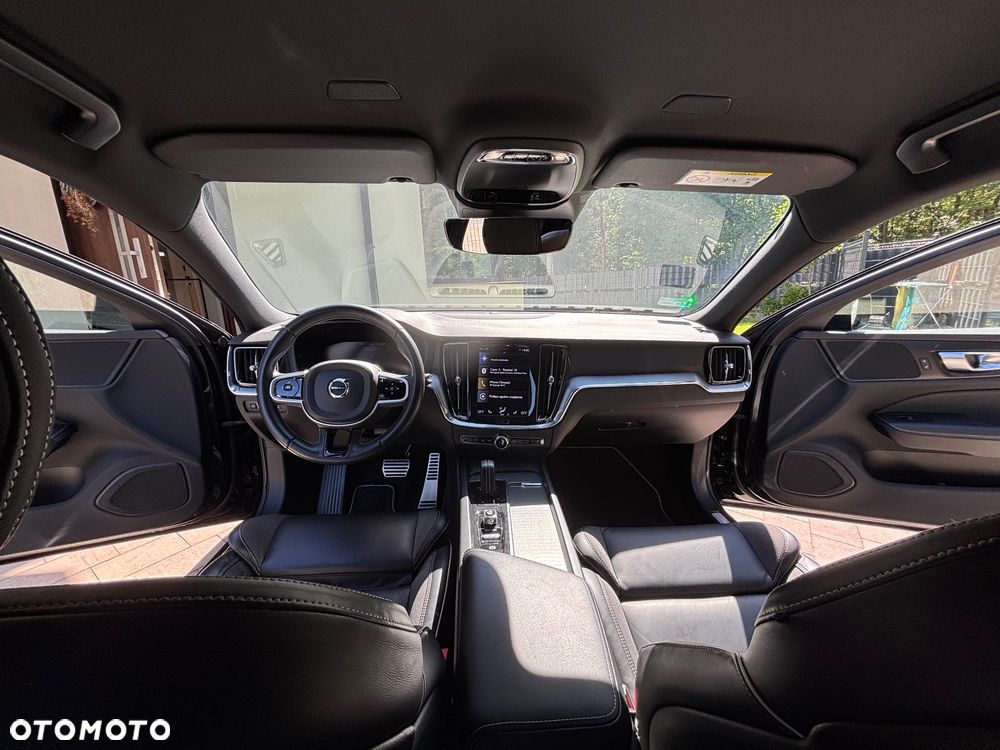 Volvo V60 B4 B R-Design - 15