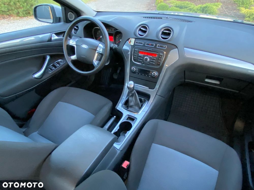 Ford Mondeo 2.0 Ghia X - 16