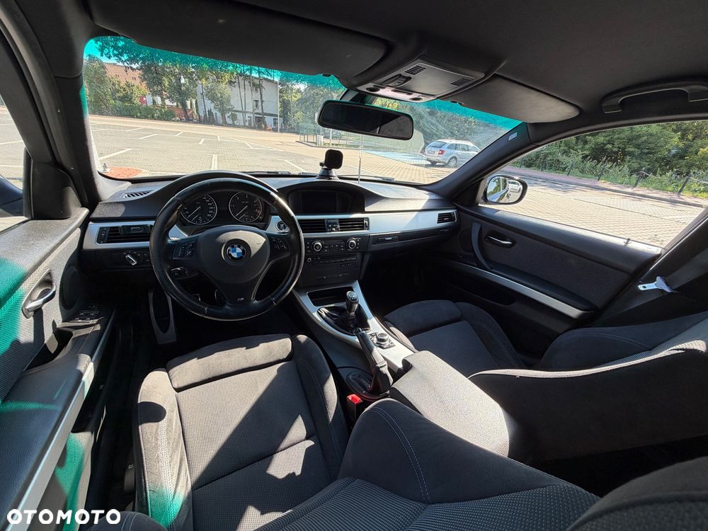 BMW Seria 3 318d Sport Line - 24