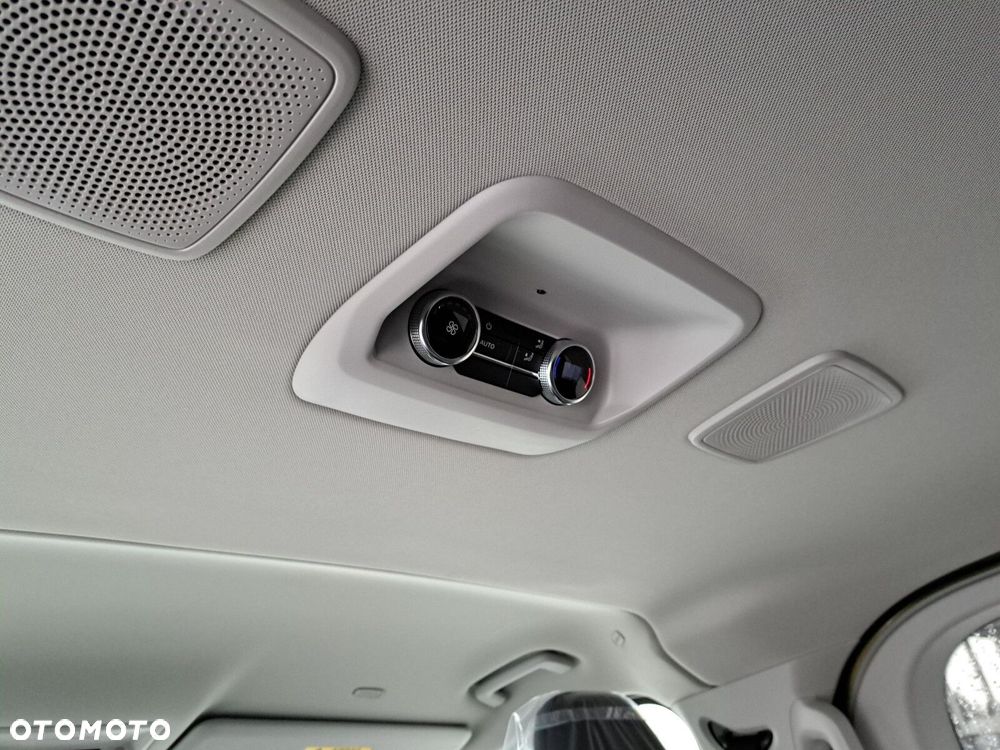 Volkswagen Nowa Caravelle - 26