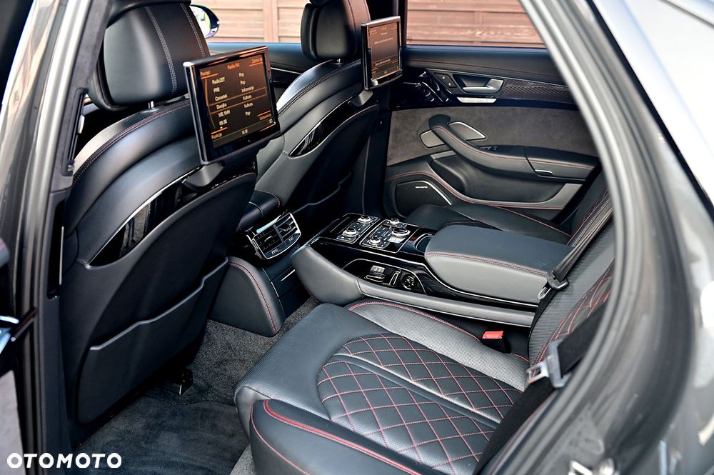 Audi S8 - 5