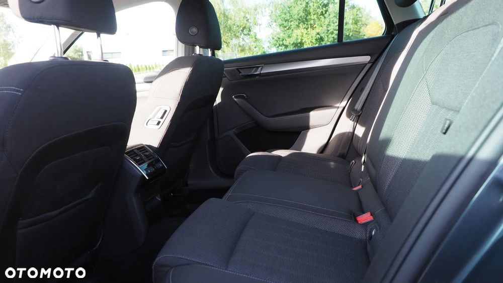 Skoda Superb 2.0 TSI Style DSG - 27