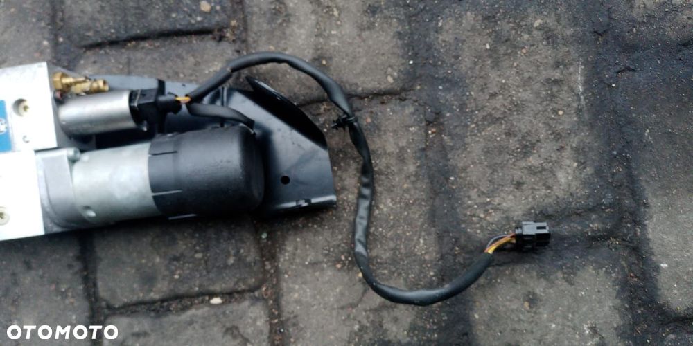 POMPA HYDRAULICZNA KLAPY BAGAŻNIKA 5 E61 2.5 D 7111867 BMW 2003-2007 - 4