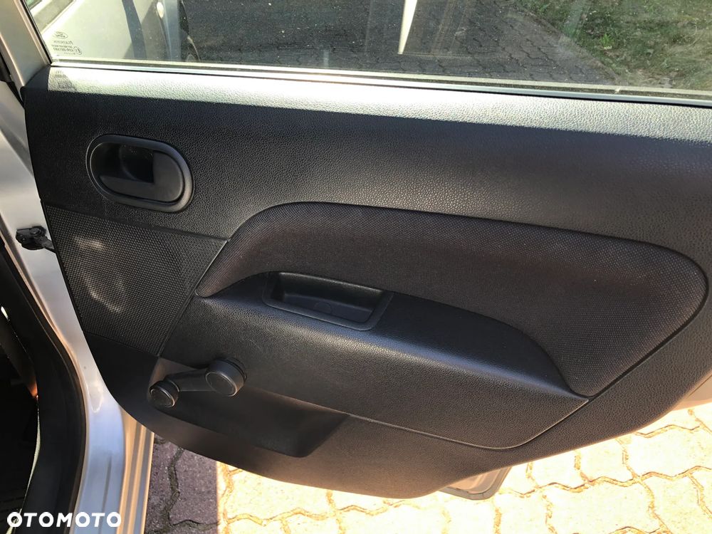 Ford Fiesta 1.4 TDCI - 17