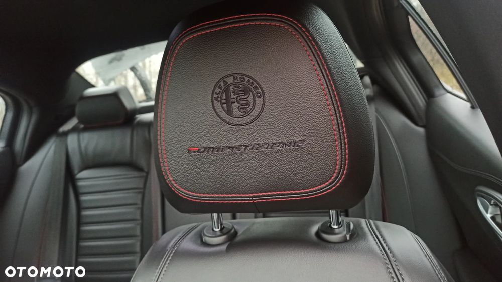 Alfa Romeo Giulia 2.0 Turbo Competizione Q4 - 17