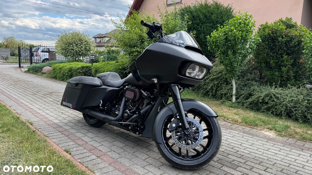 Harley-Davidson Touring Road Glide - 11