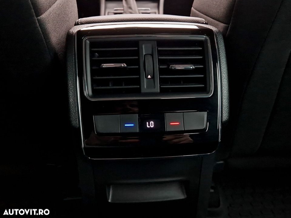 Skoda Superb 2.0 TDI DSG Ambition - 22