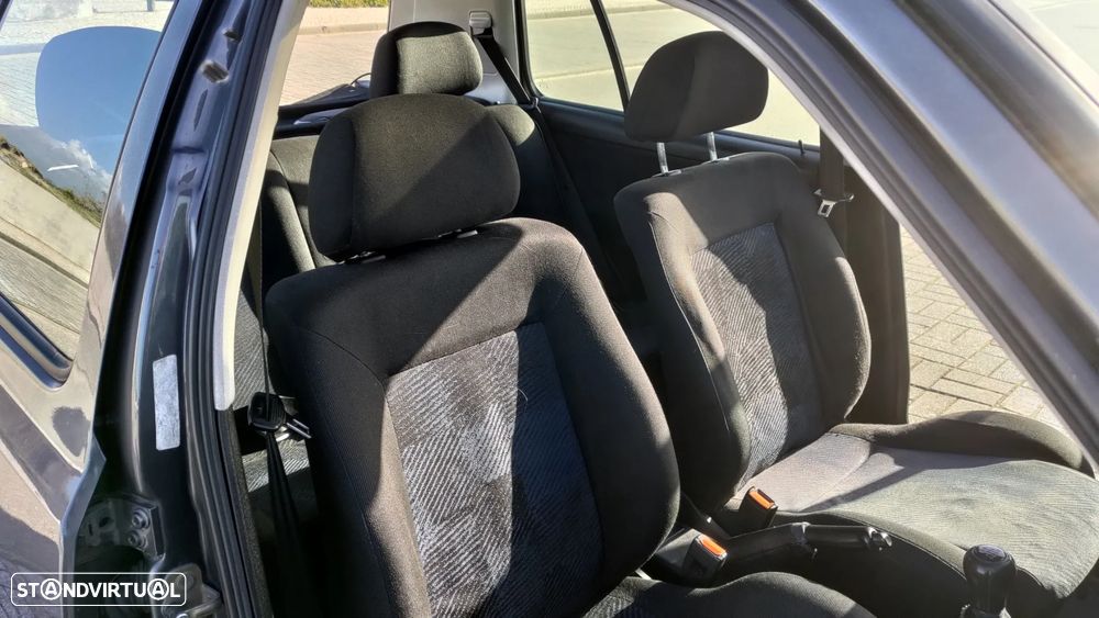 VW Golf 1.9 TD GL - 10