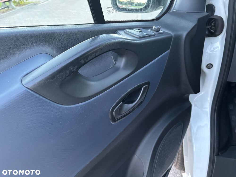 Opel Vivaro - 13