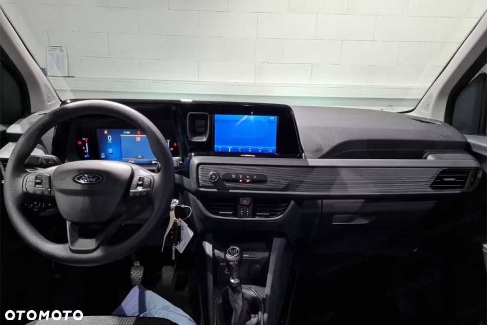 Ford Transit Courier - 12