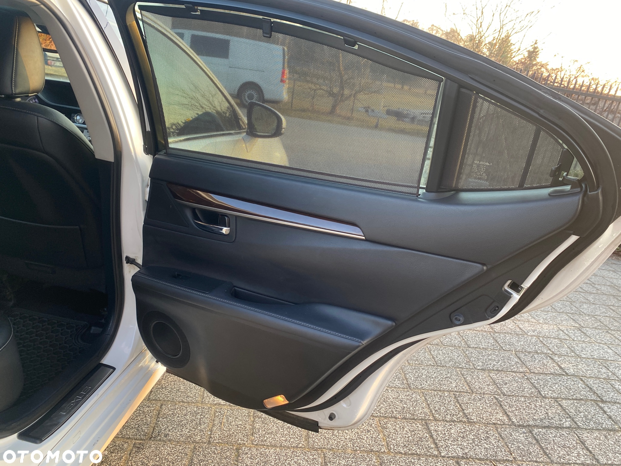 Lexus ES 300h Prestige - 21