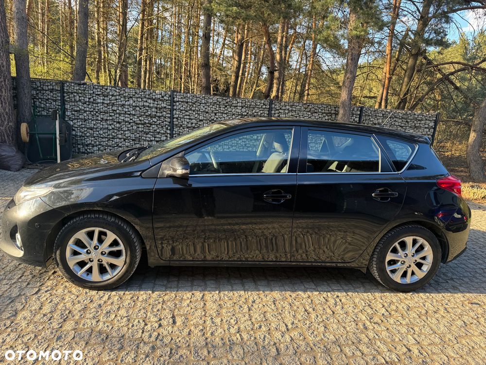 Toyota Auris 1.6 Premium + - 8