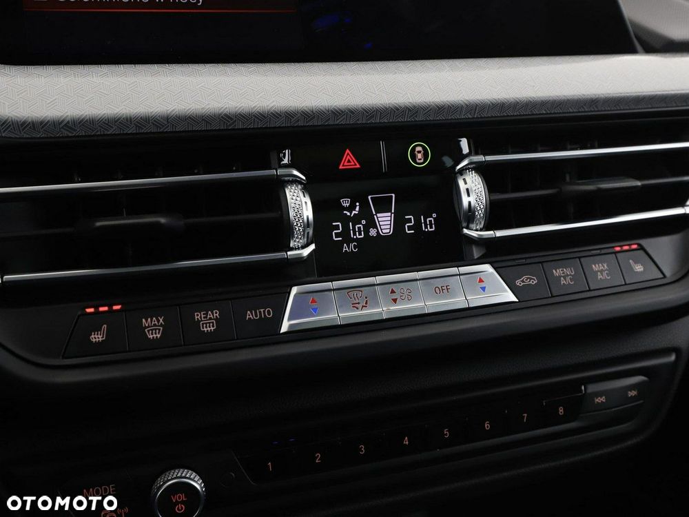 BMW Seria 1 120d xDrive Luxury Line - 34