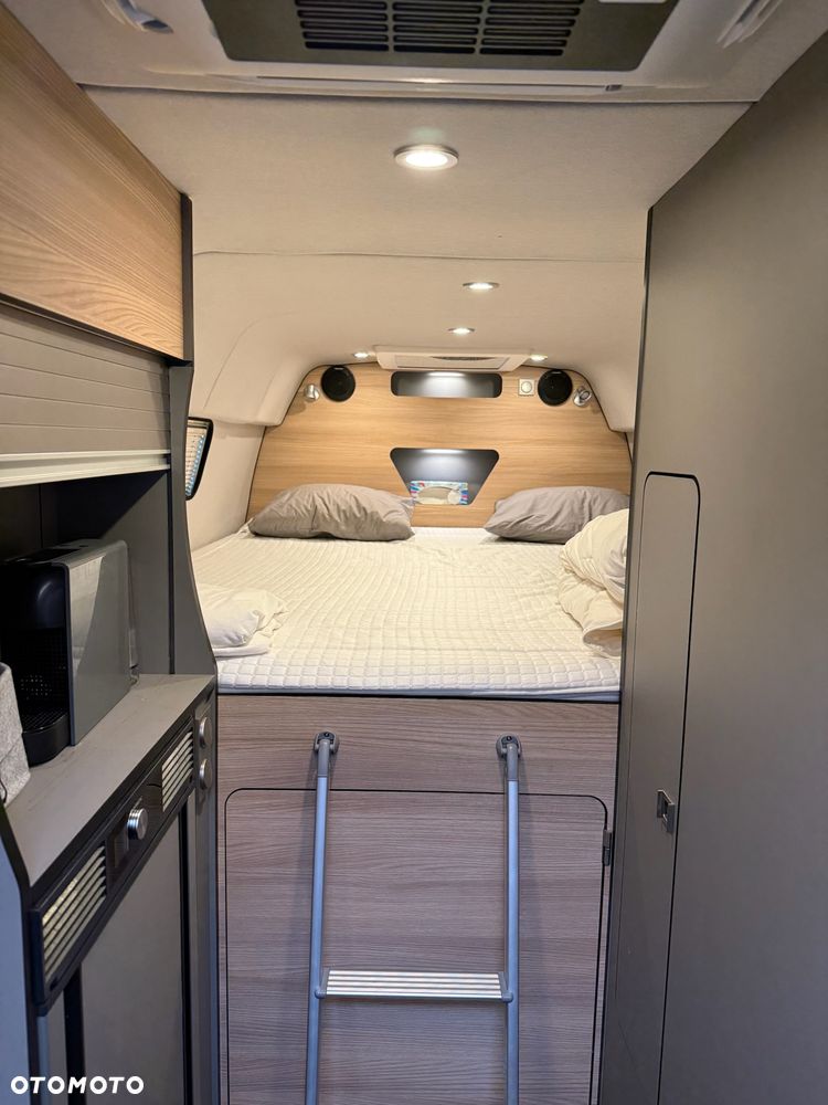 Mercedes-Benz Sprinter - 4