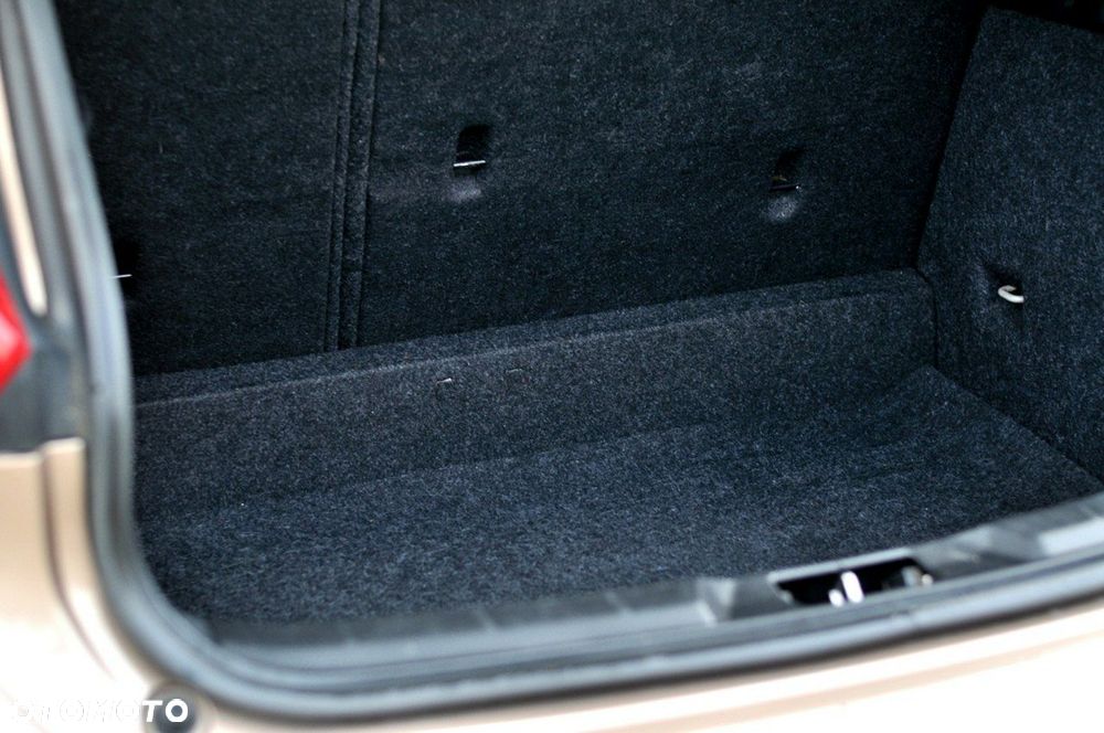 Volvo V40 D2 Momentum - 17