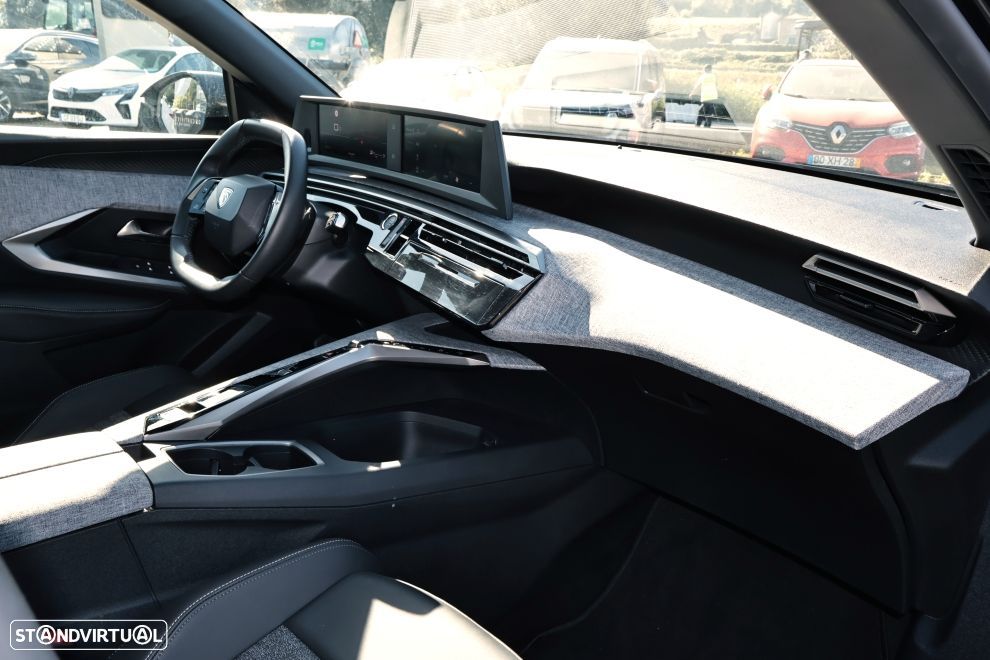 Peugeot 5008 1.2 Hybrid Allure e-DCS6 - 14