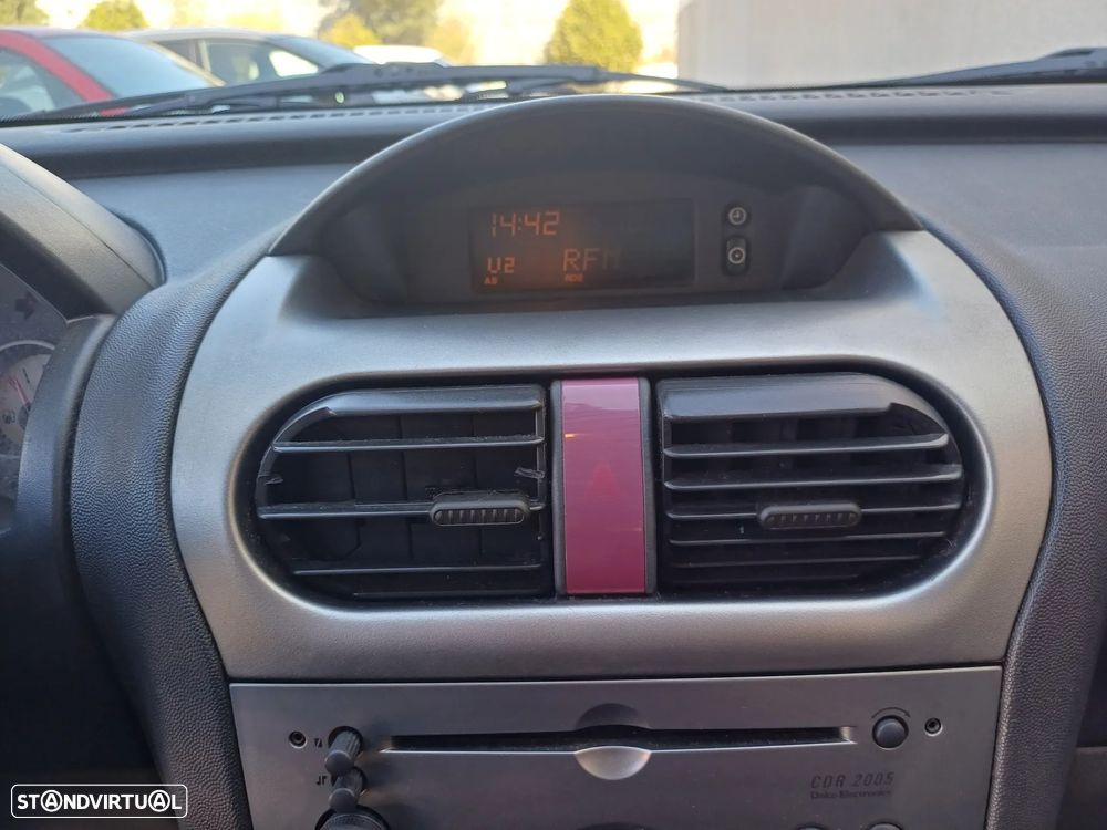 Opel Corsa 1.2 16V Confort - 24