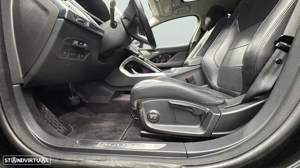 Jaguar I-Pace - 13