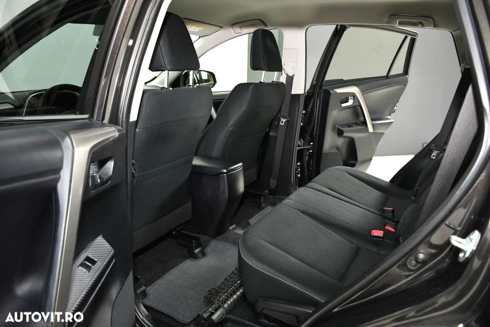 Toyota RAV4 2.0 D-4D 2WD Executive - 12