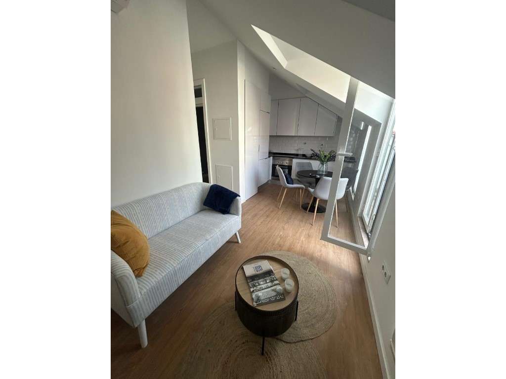 Apartamento T2 REMODELADO com VISTA RIO em Lisboa - Grande imagem: 4/17