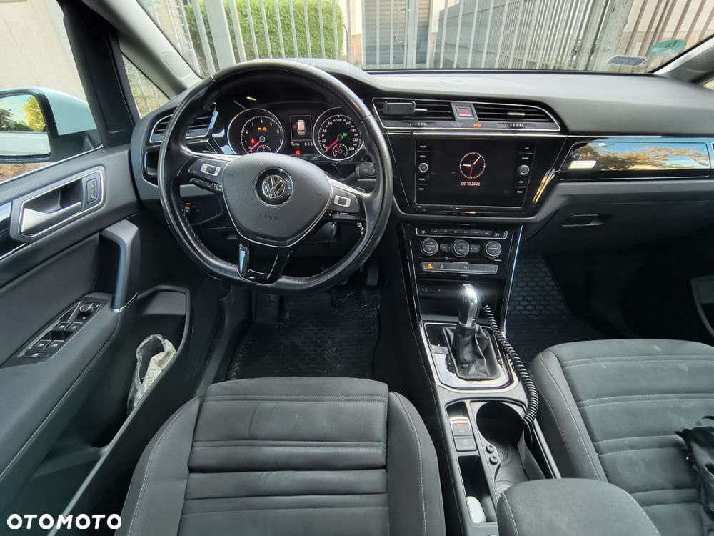 Volkswagen Touran - 6