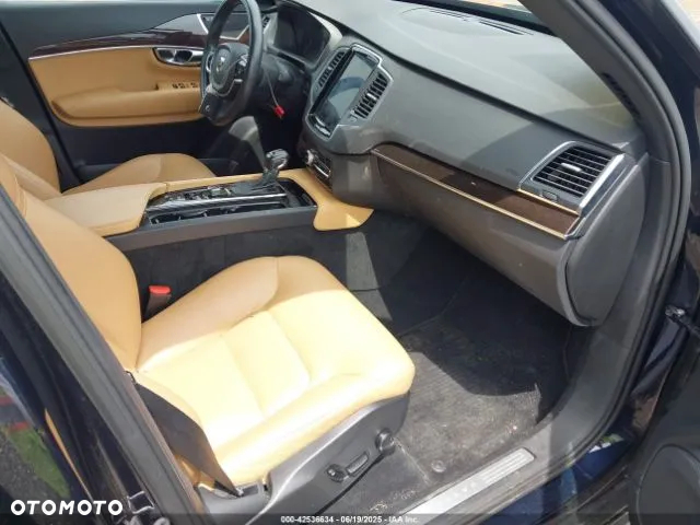 Volvo XC 90 - 4