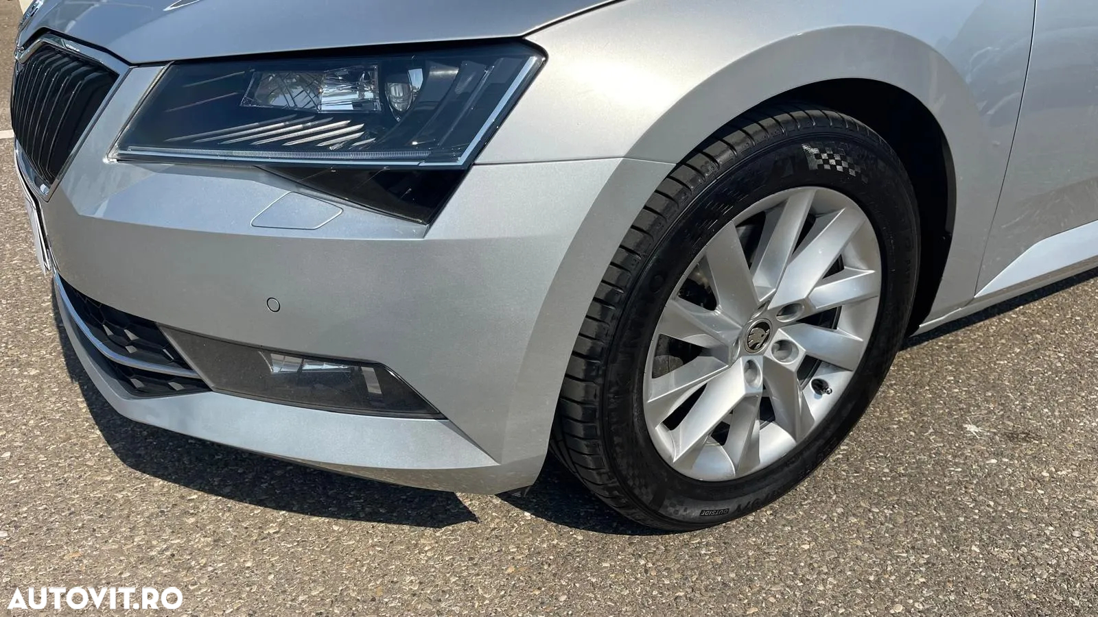 Skoda Superb Combi 2.0 TDI DSG Style - 9