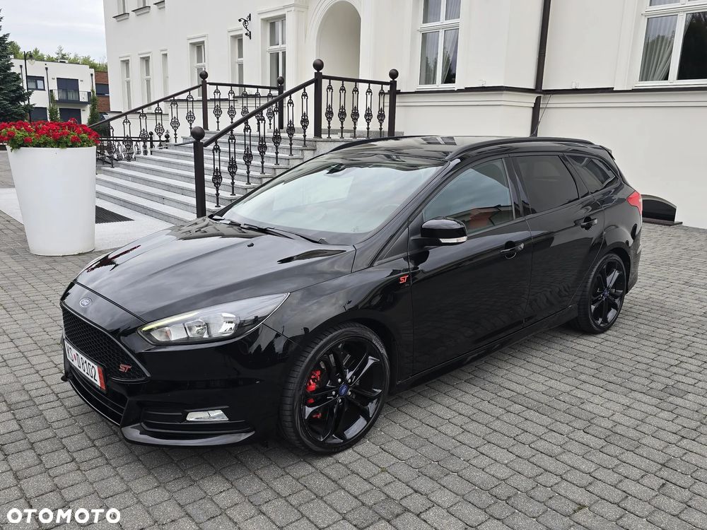 Ford Focus 2.0 EcoBoost ST mit Leder-Exclusiv-Paket - 2
