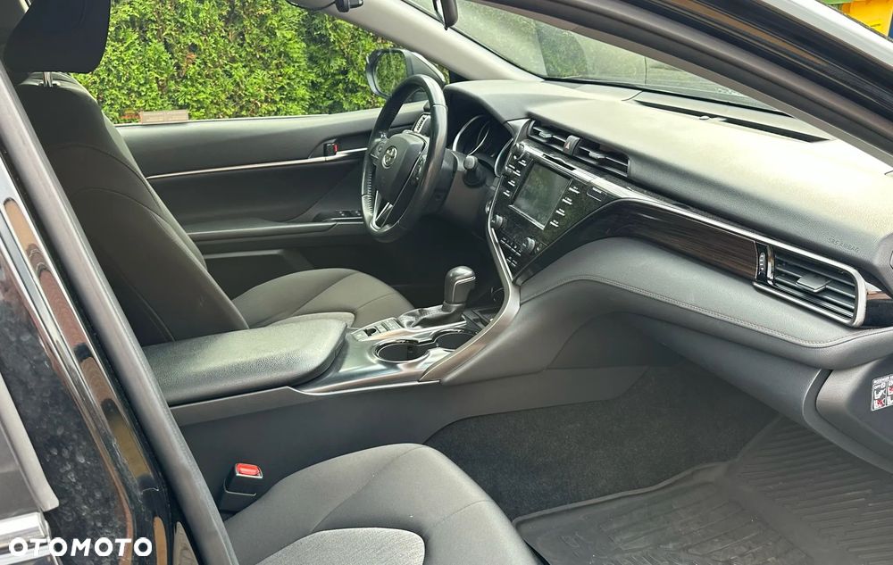 Toyota Camry 2.5 Hybrid Comfort CVT - 10