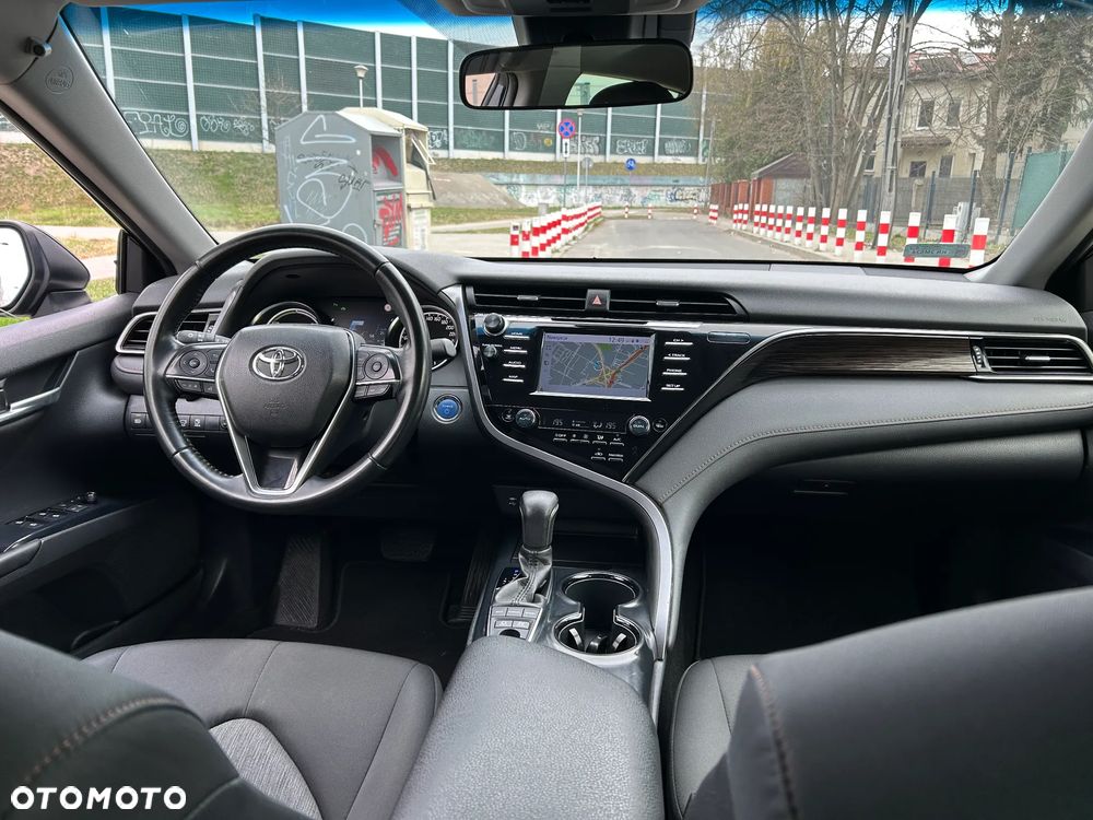 Toyota Camry 2.5 Hybrid Comfort CVT - 3