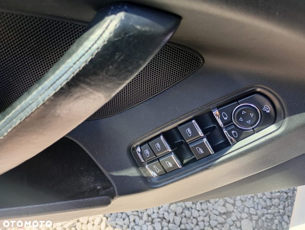 Porsche Panamera 4S PDK - 10