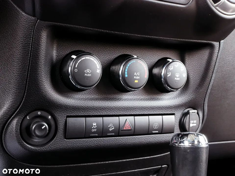 Jeep Wrangler - 34