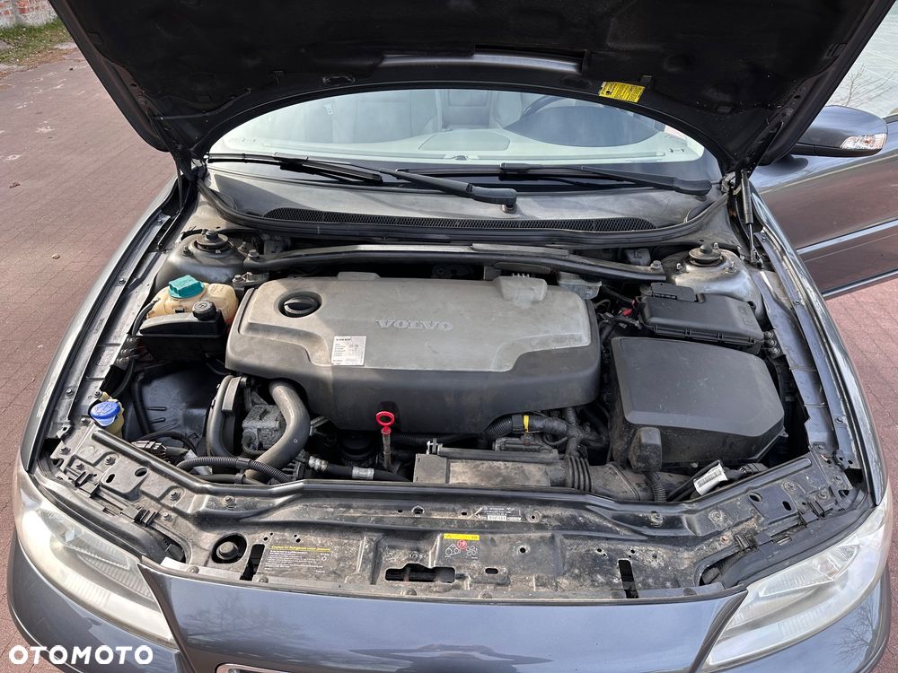 Volvo S60 2.4D Momentum - 26