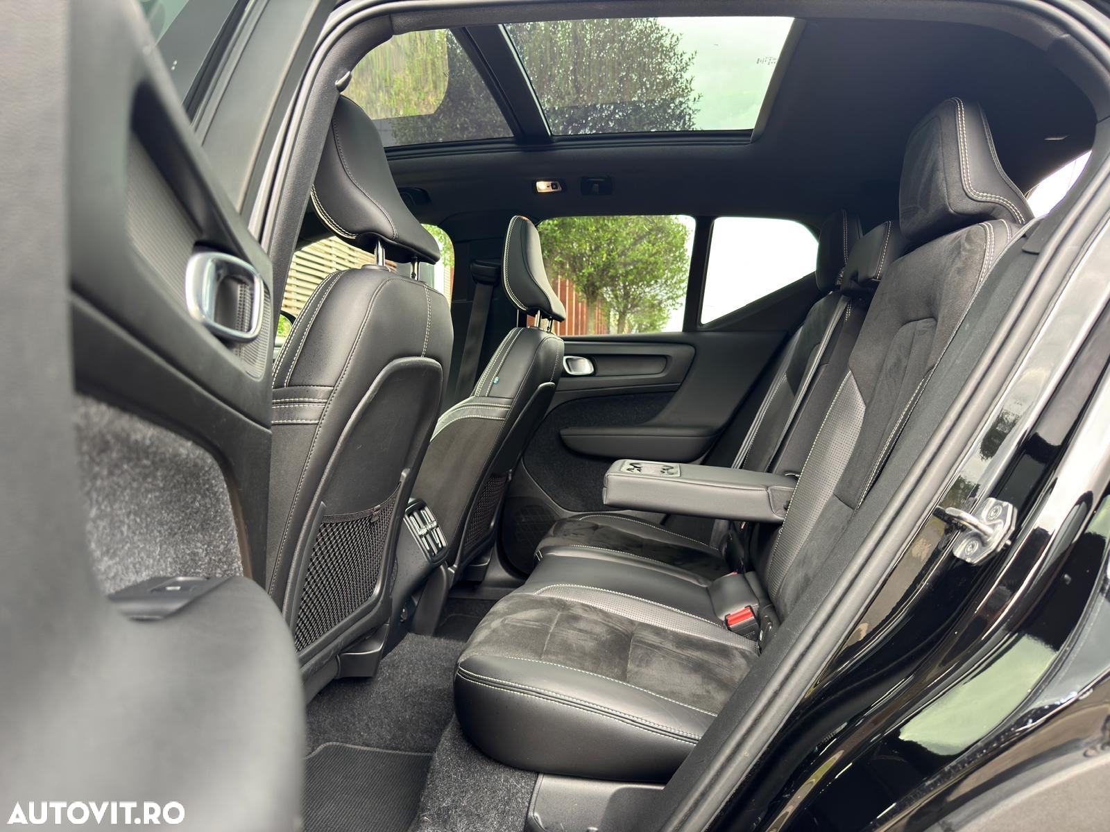 Volvo XC 40 D4 AWD Geartronic R-Design - 9