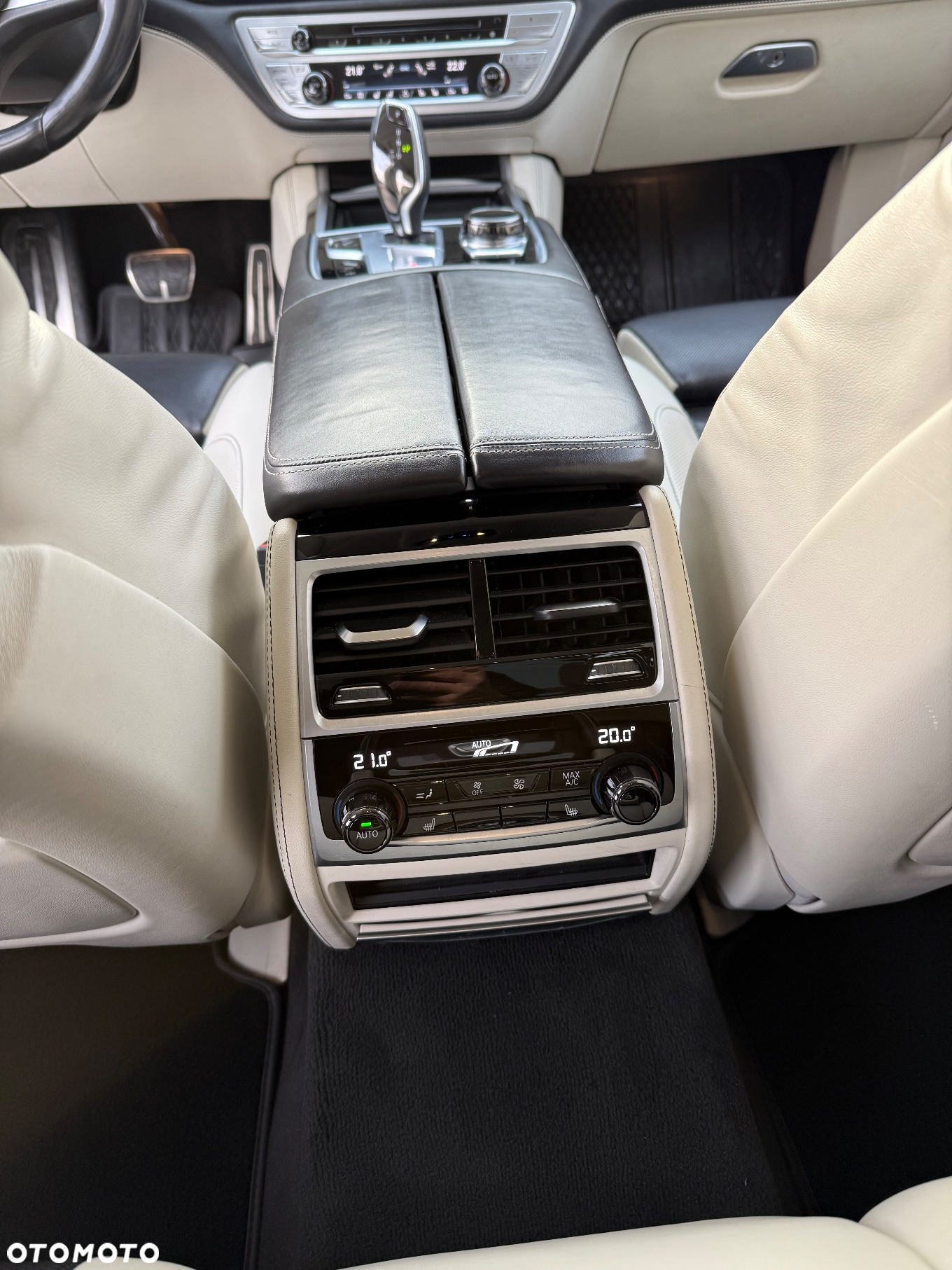 BMW Seria 7 740d xDrive sport - 23