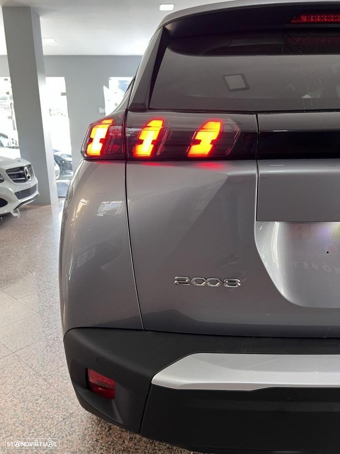 Peugeot 2008 1.2 PureTech Allure Pack - 28