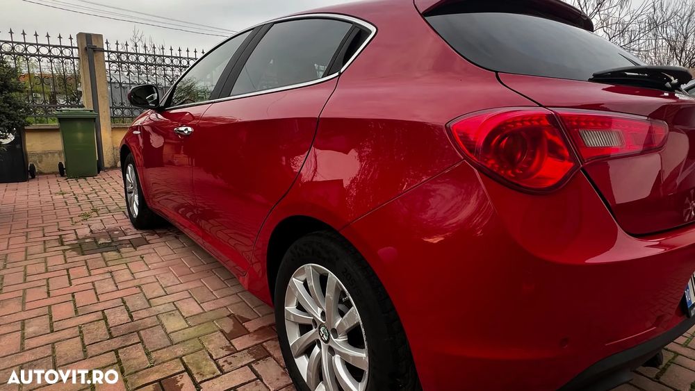 Alfa Romeo Giulietta 1.4 M-Air TCT Distinctive - 7