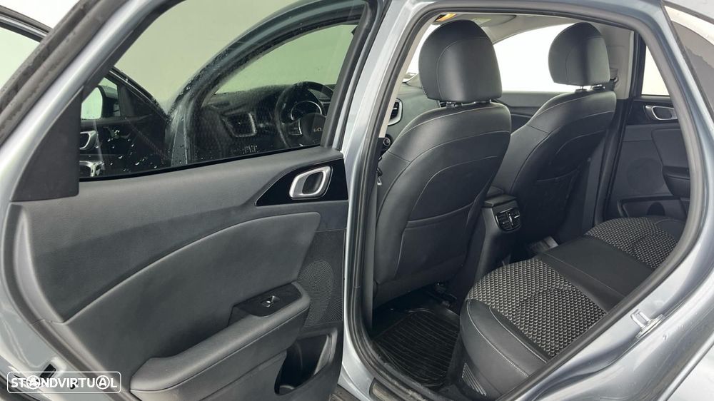 Kia XCeed 1.6 GDi PHEV Drive - 19