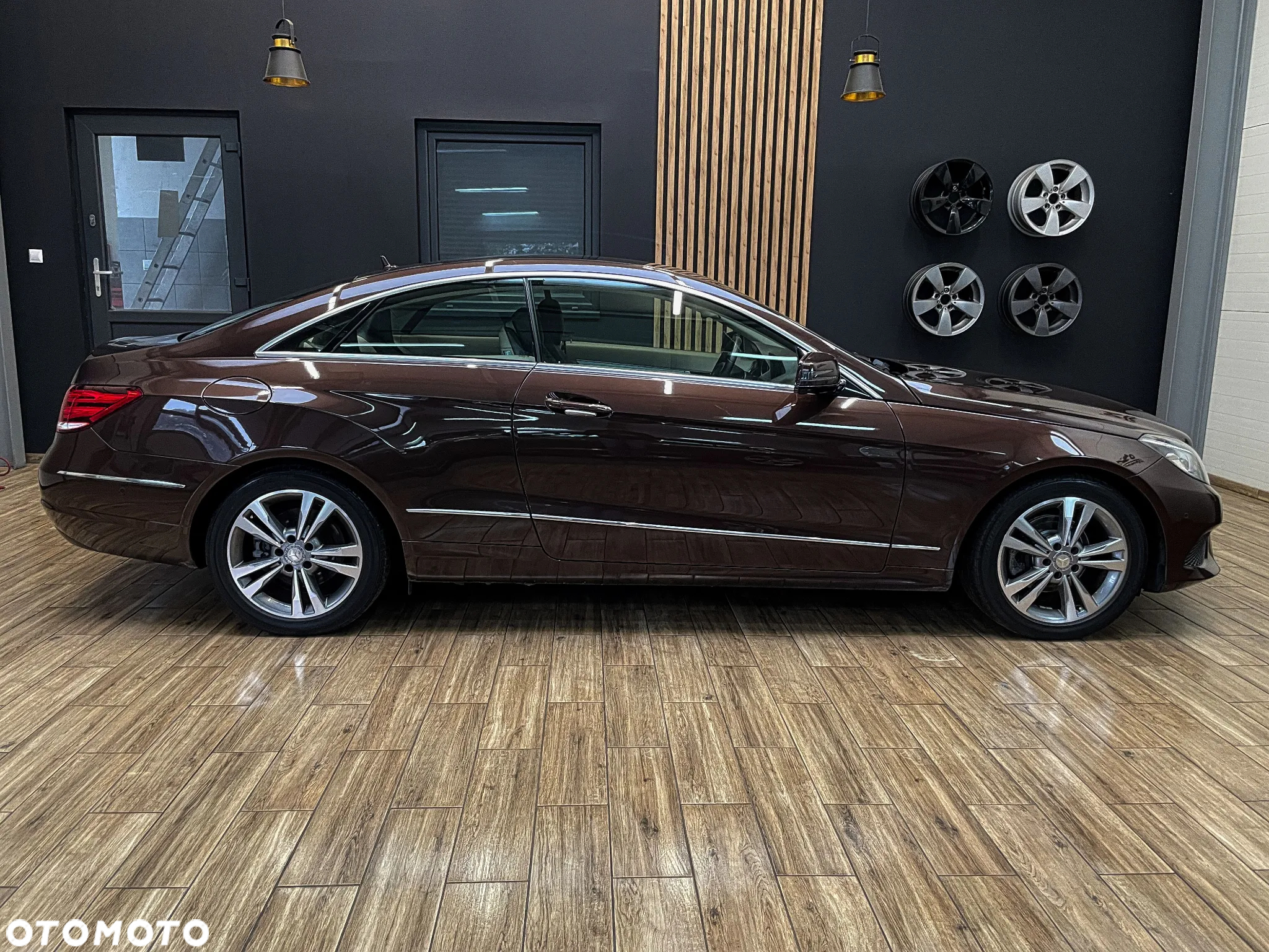 Mercedes-Benz Klasa E 200 Coupe - 7