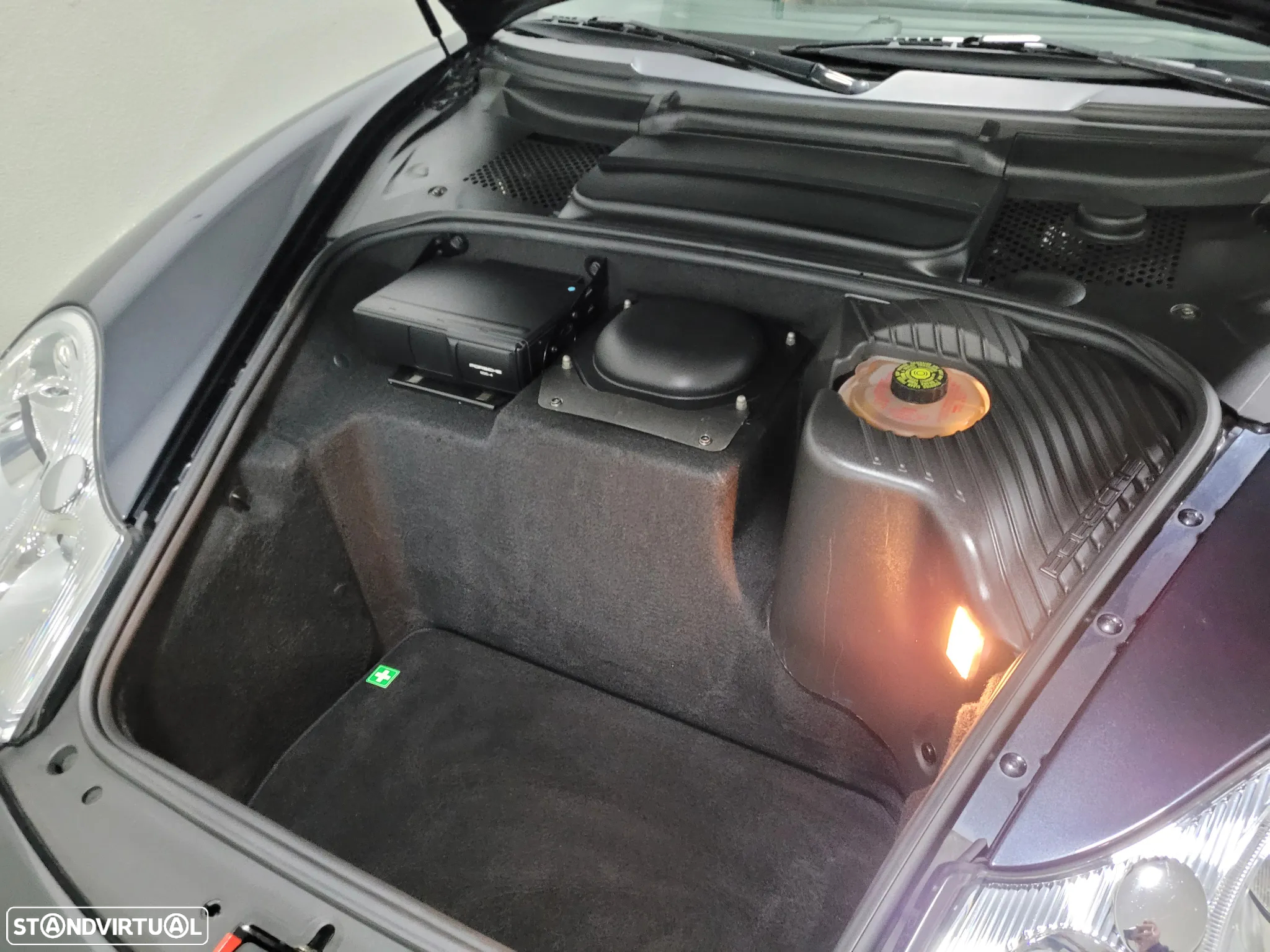 Porsche 911 (996) Carrera 4 S - 2