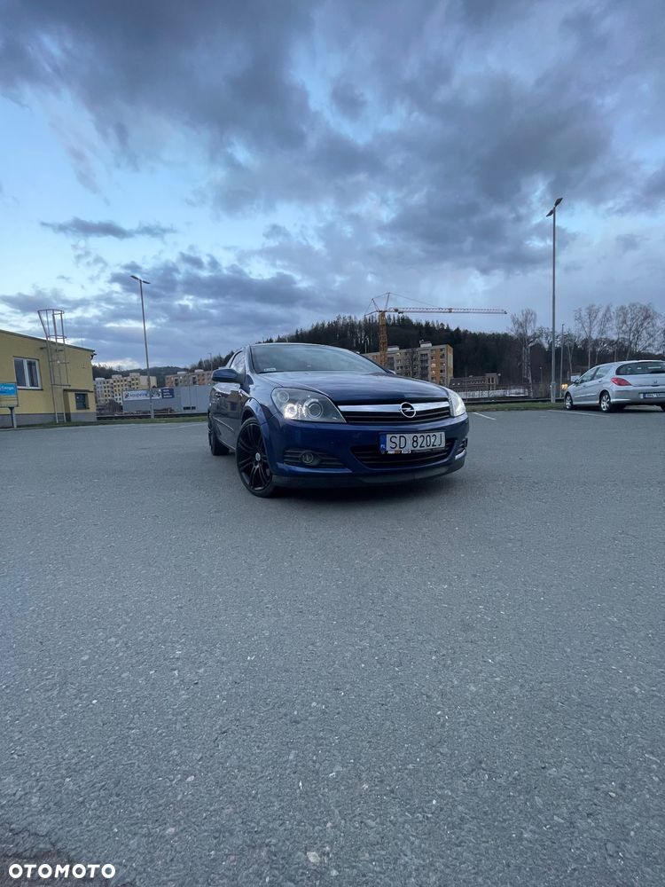 Opel Astra GTC 2.0 Turbo Sport - 11
