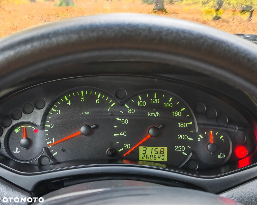 Ford Focus 1.6 Ghia - 24