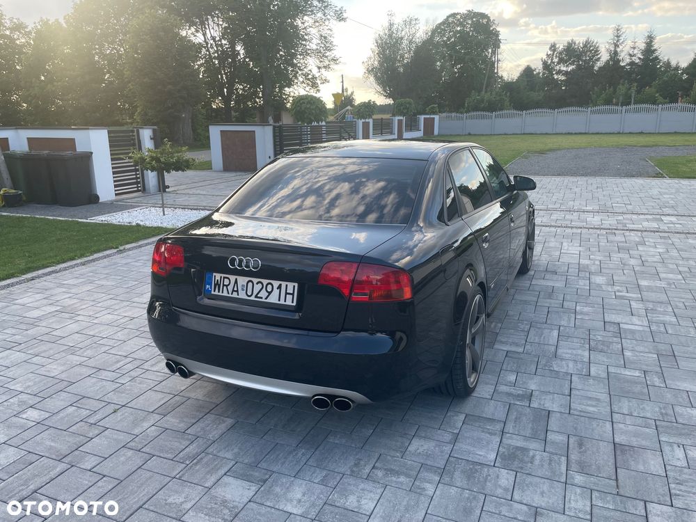 Audi A4 Limousine - 11